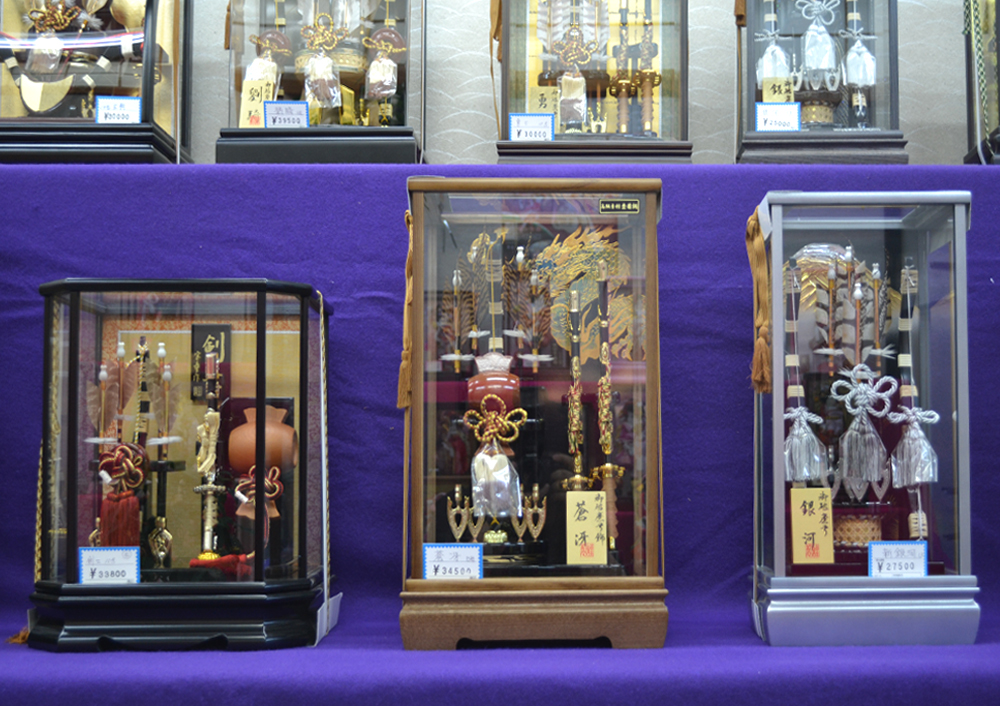 小槌型ケース入り破魔弓｜千葉県羽子板販売・破魔弓販売（木目込み/振袖型/プレス/押絵/焼絵/台座）｜野田市上原人形｜埼玉県羽子板販売・破魔弓販売