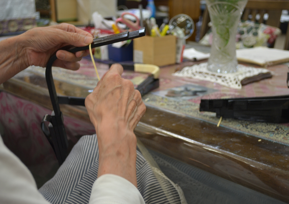 提灯制作｜上原人形｜千葉県野田市の祭提灯/盆提灯/花輪/羽子板/破魔弓/破魔矢/雛人形/五月人形（鎧飾り・兜飾り）/鯉のぼり 販売・制作